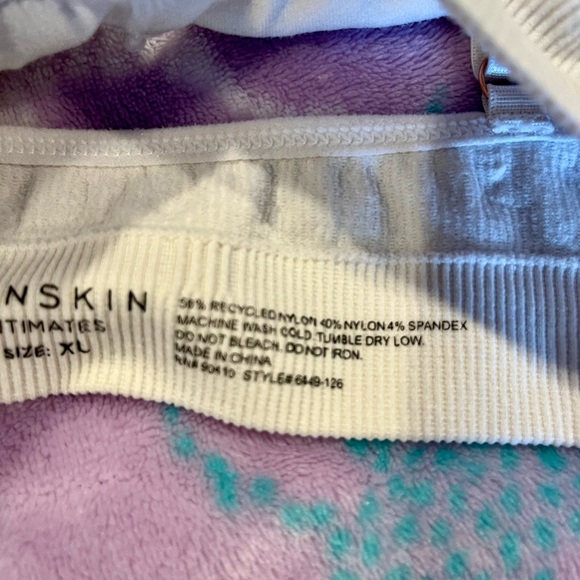 NWOT Danskin lounge bras - Picture 5 of 6